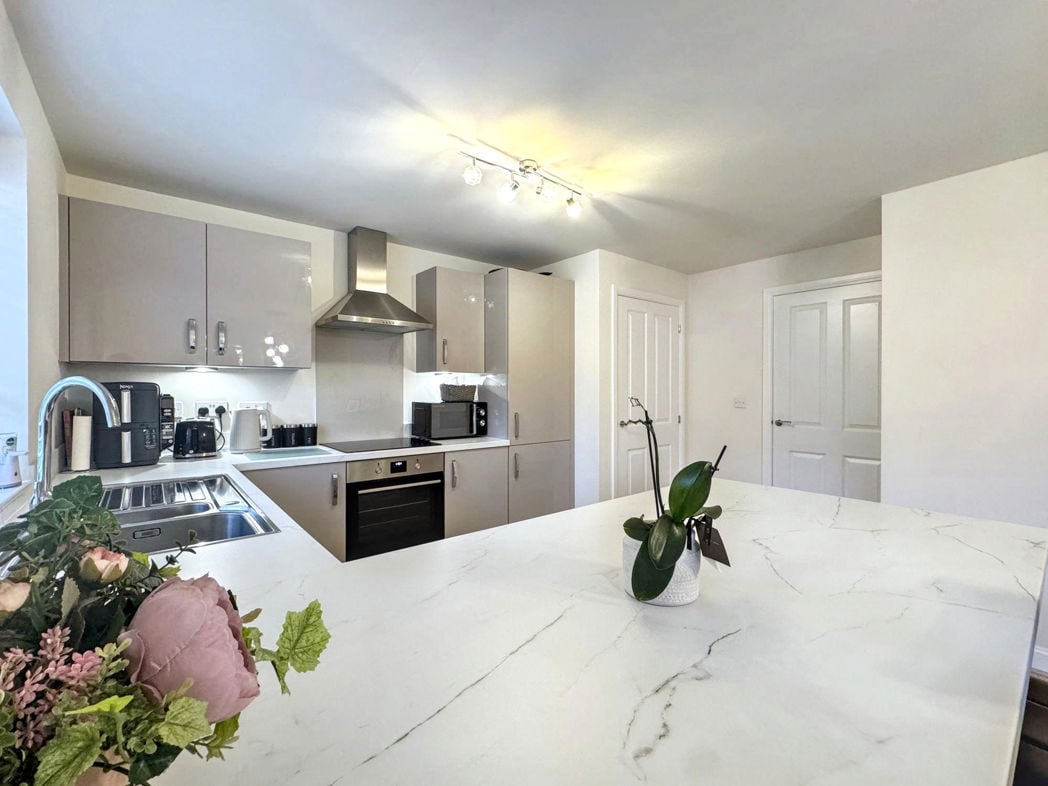Property image 8 of 25