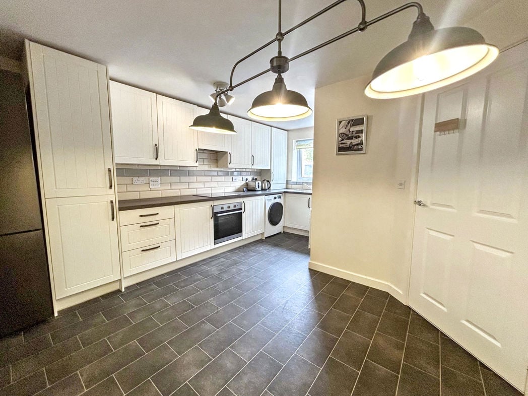 Property image 3 of 18