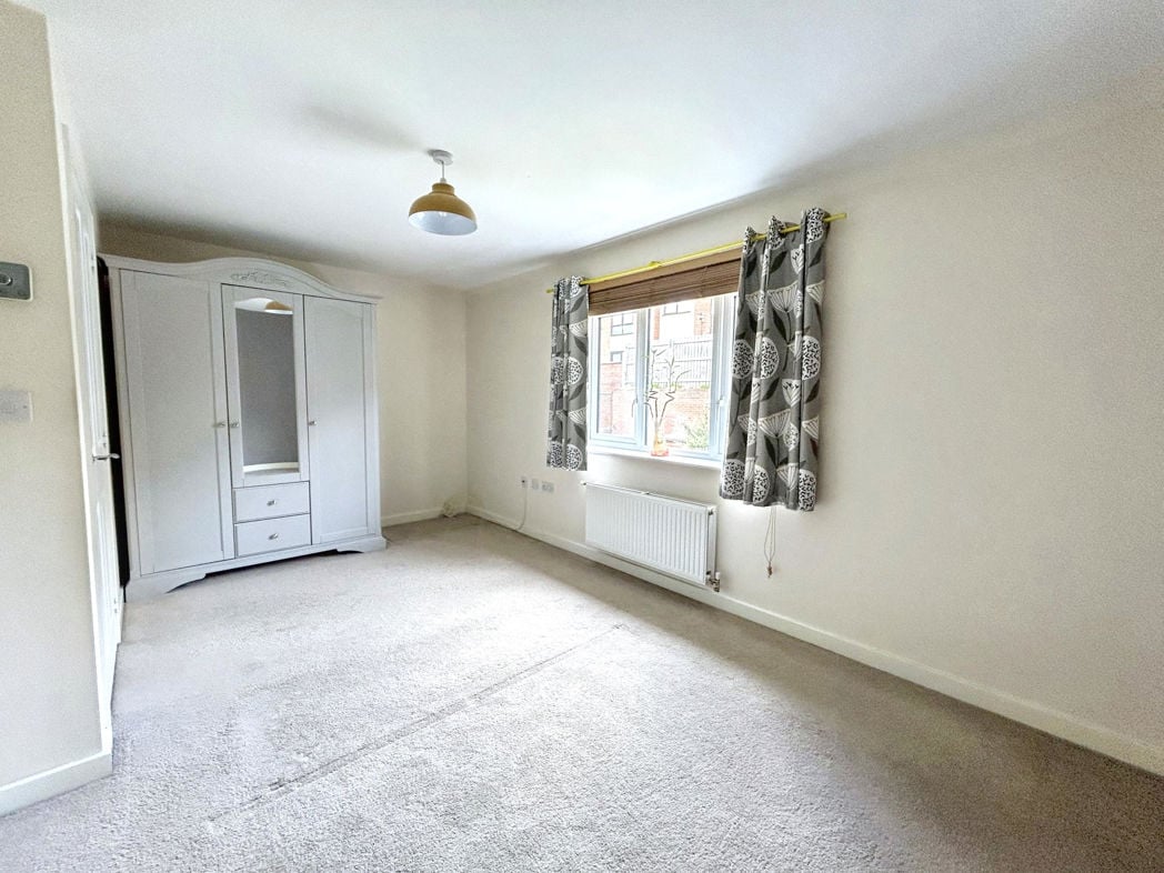 Property image 10 of 18