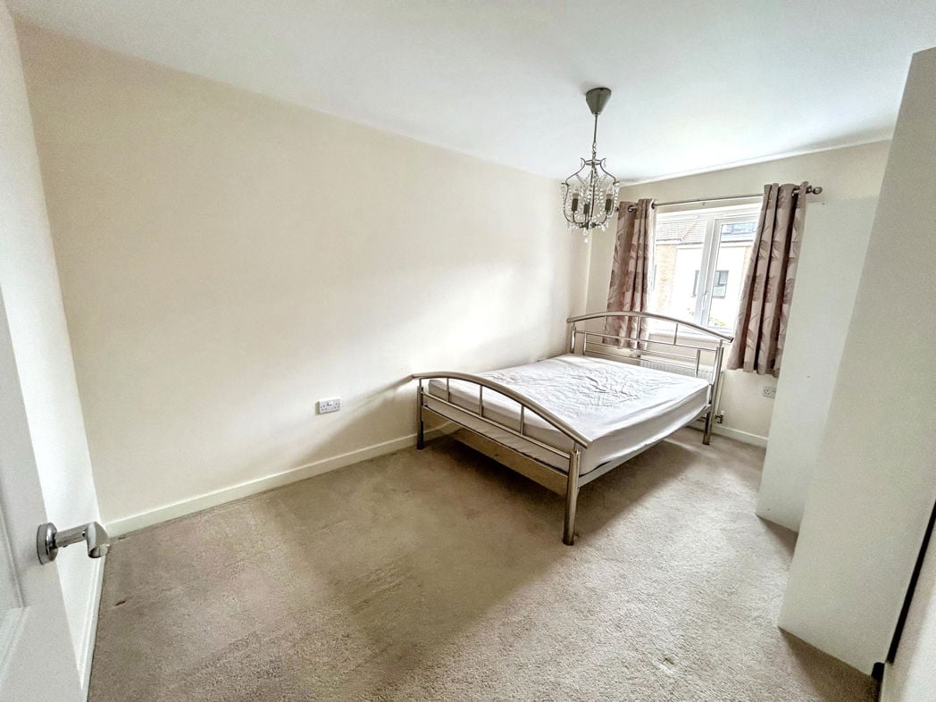 Property image 11 of 18