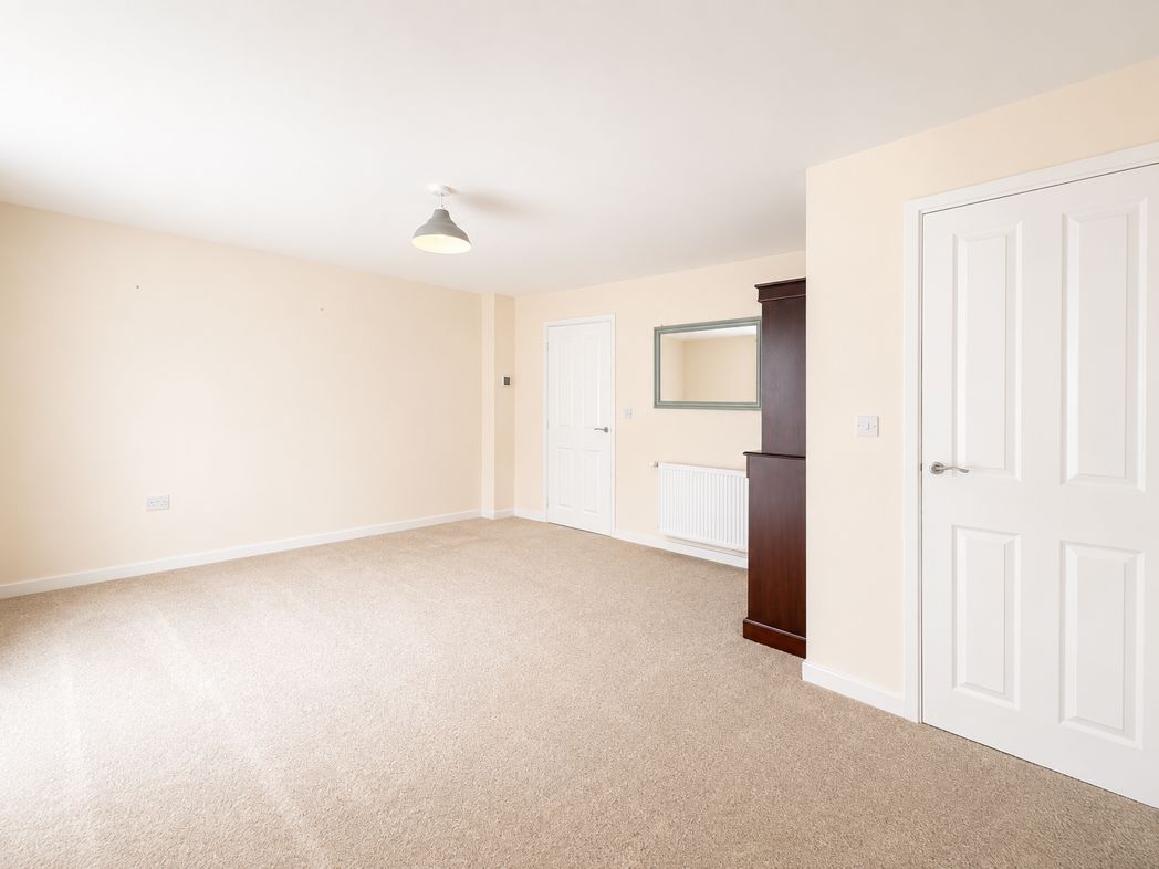 Property image 11 of 13
