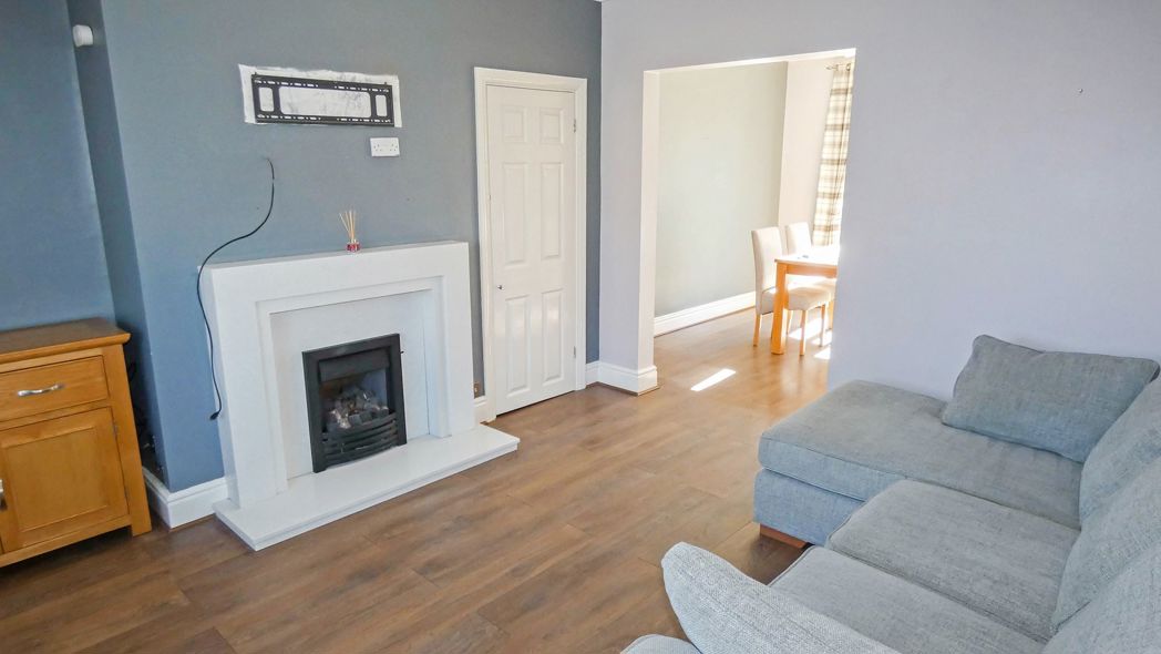 Property image 2 of 9