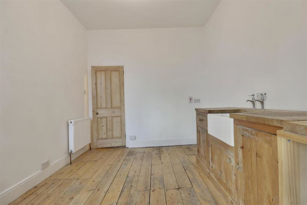 41 , Portsmouth, Hampshire, PO2 0HQ