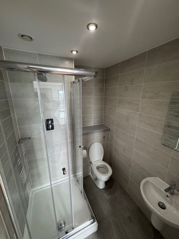 Property image 5 of 18