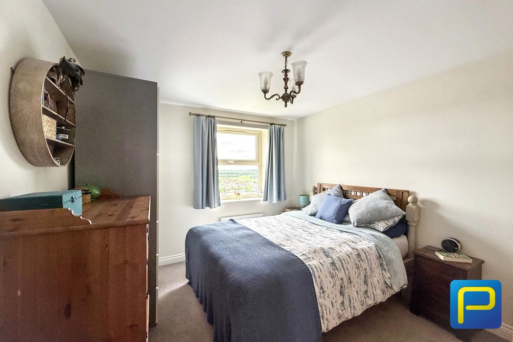 Property image 13 of 27