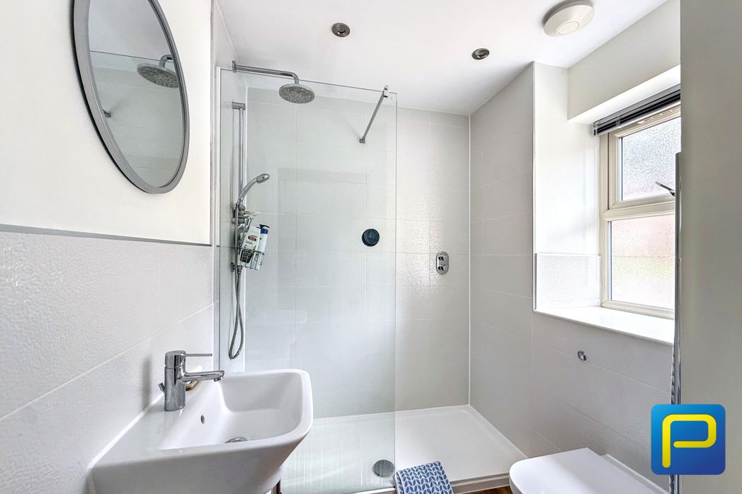 Property image 15 of 27