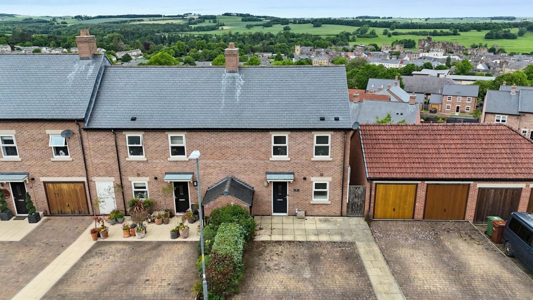 Property image 2 of 27