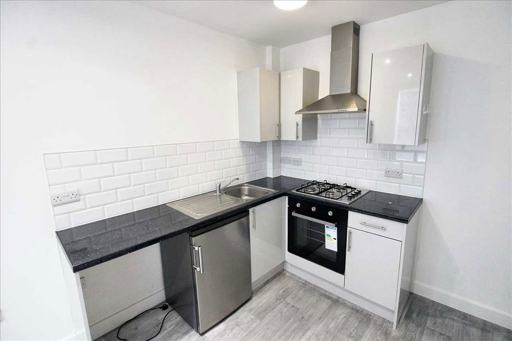 Property image 6 of 9