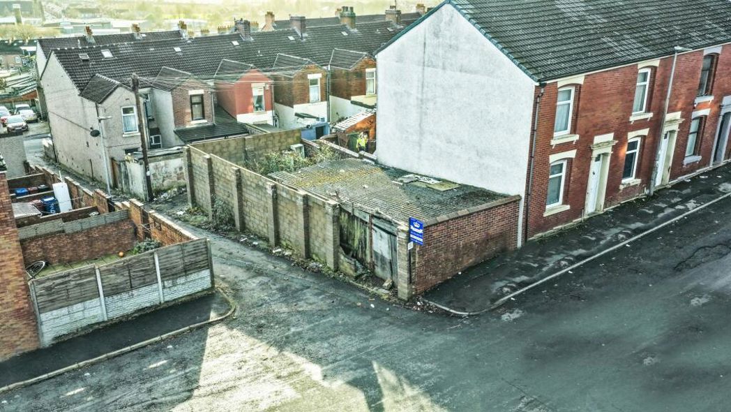 Property image 3 of 4