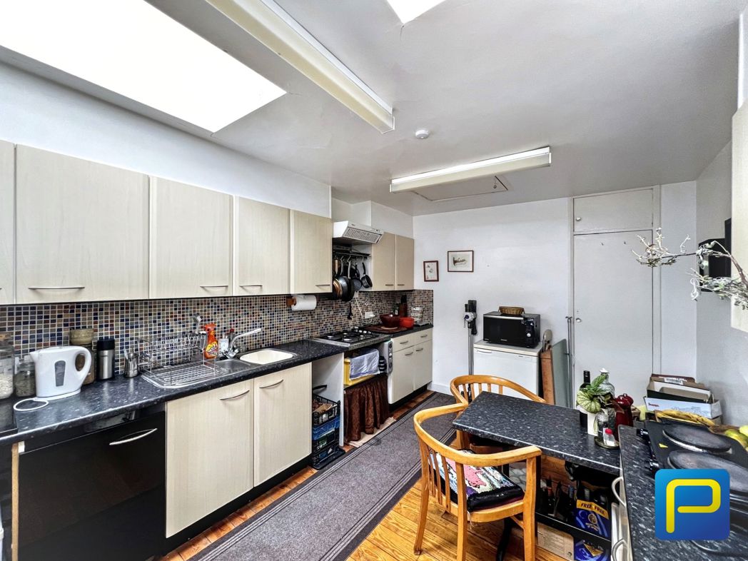Property image 16 of 39