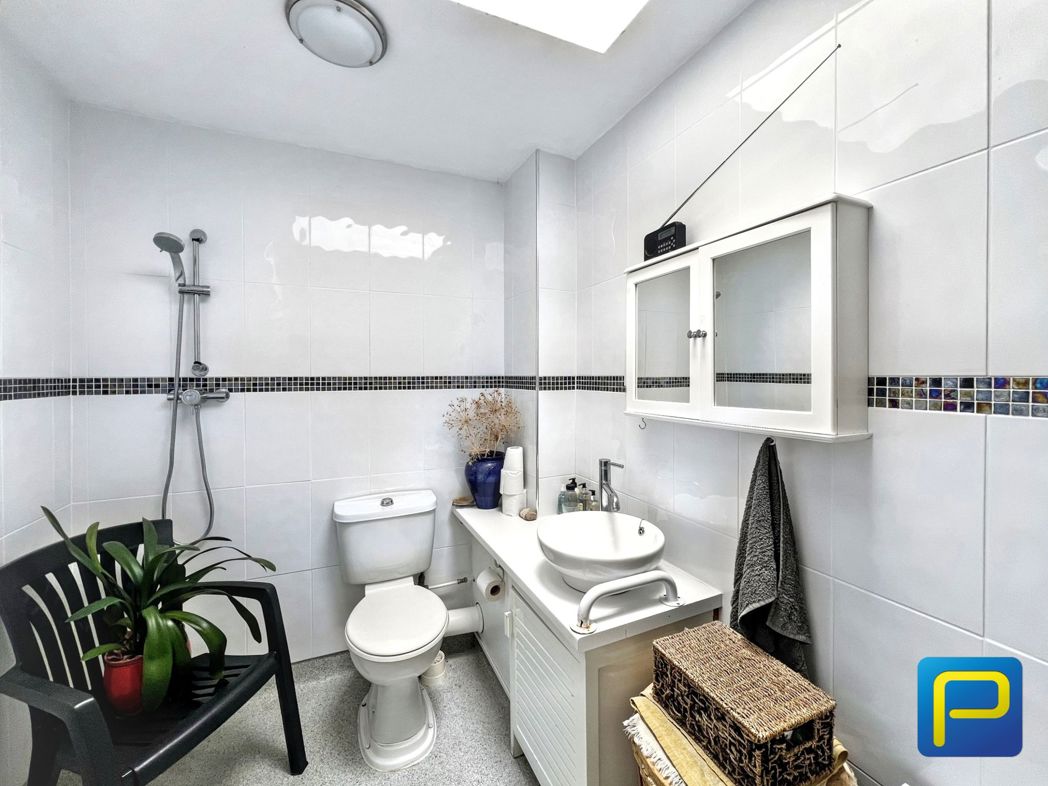 Property image 25 of 39