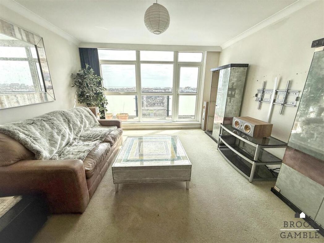 Property image 3 of 12