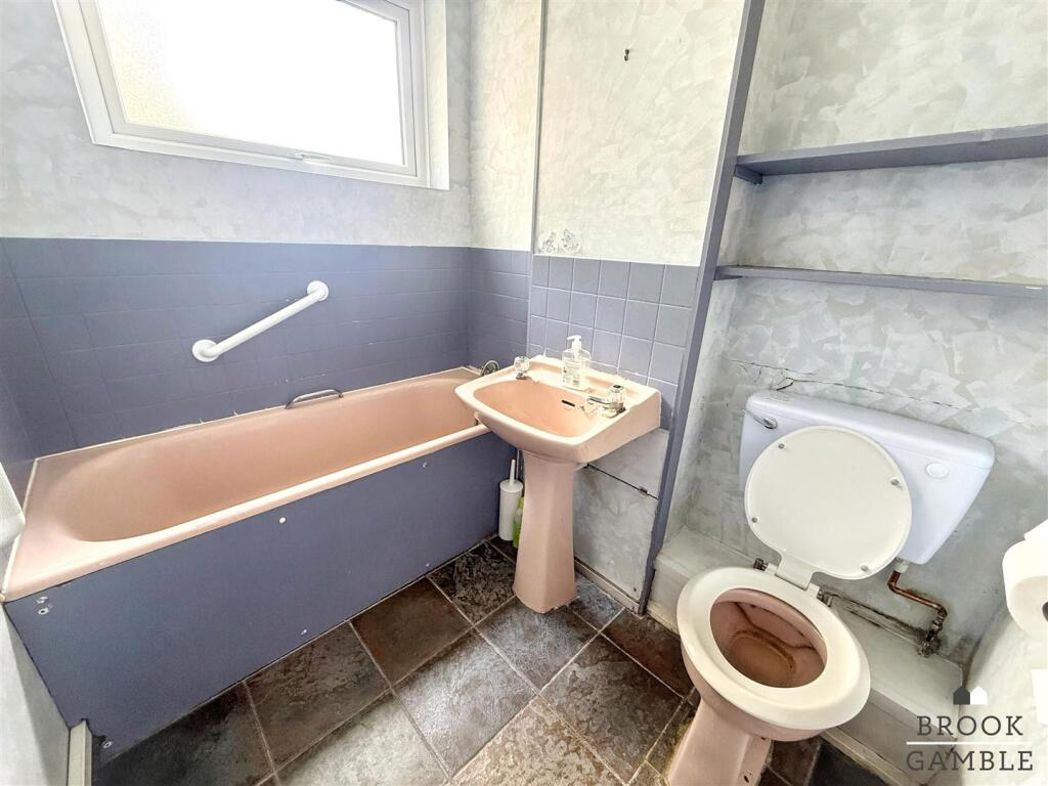 Property image 11 of 12
