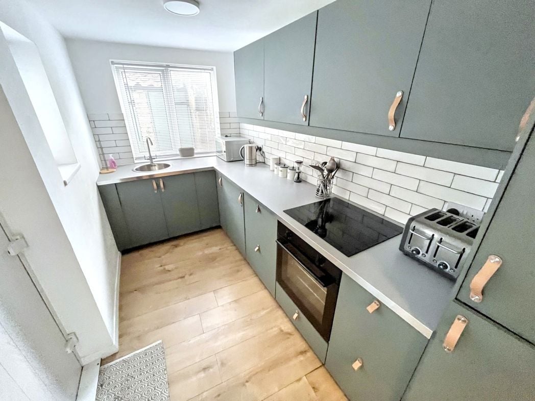 Property image 4 of 16