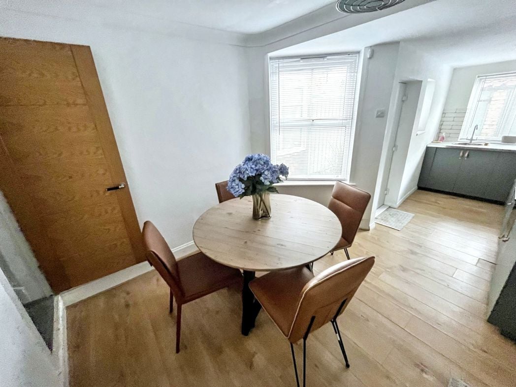 Property image 5 of 16