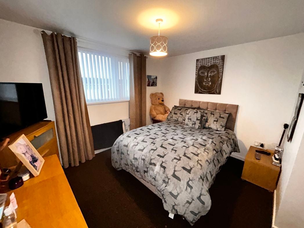 Property image 8 of 13