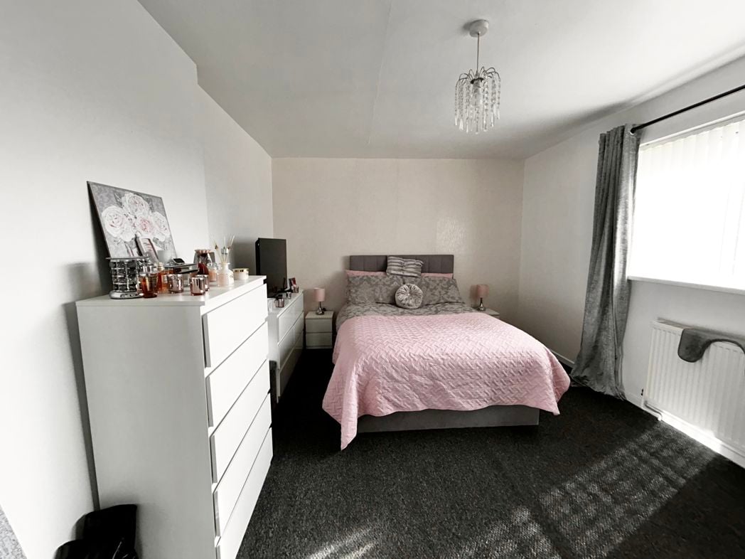 Property image 8 of 12