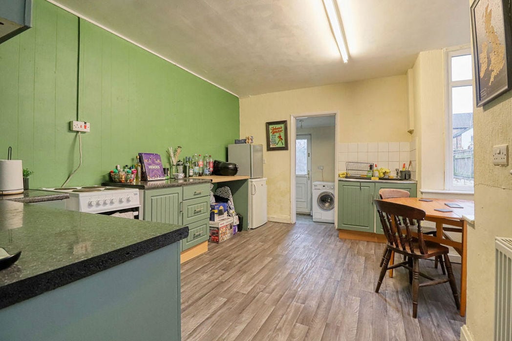 Property image 4 of 11