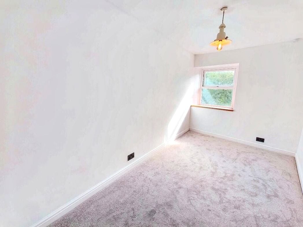 Property image 11 of 17