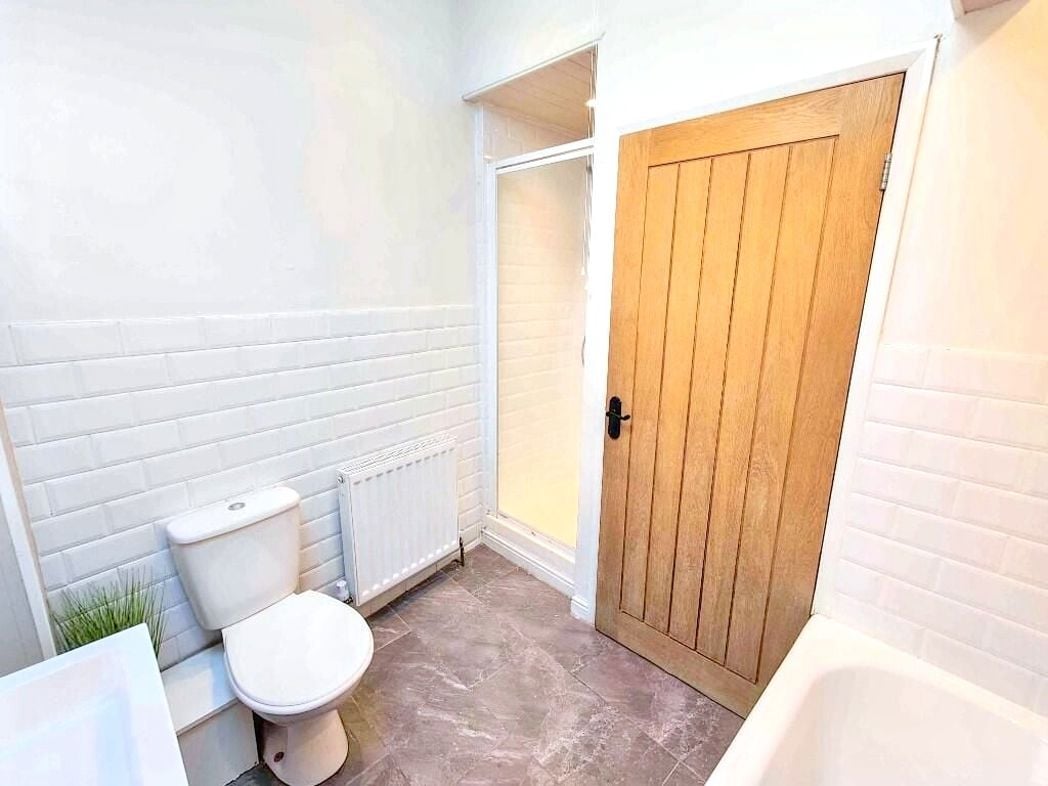 Property image 14 of 17