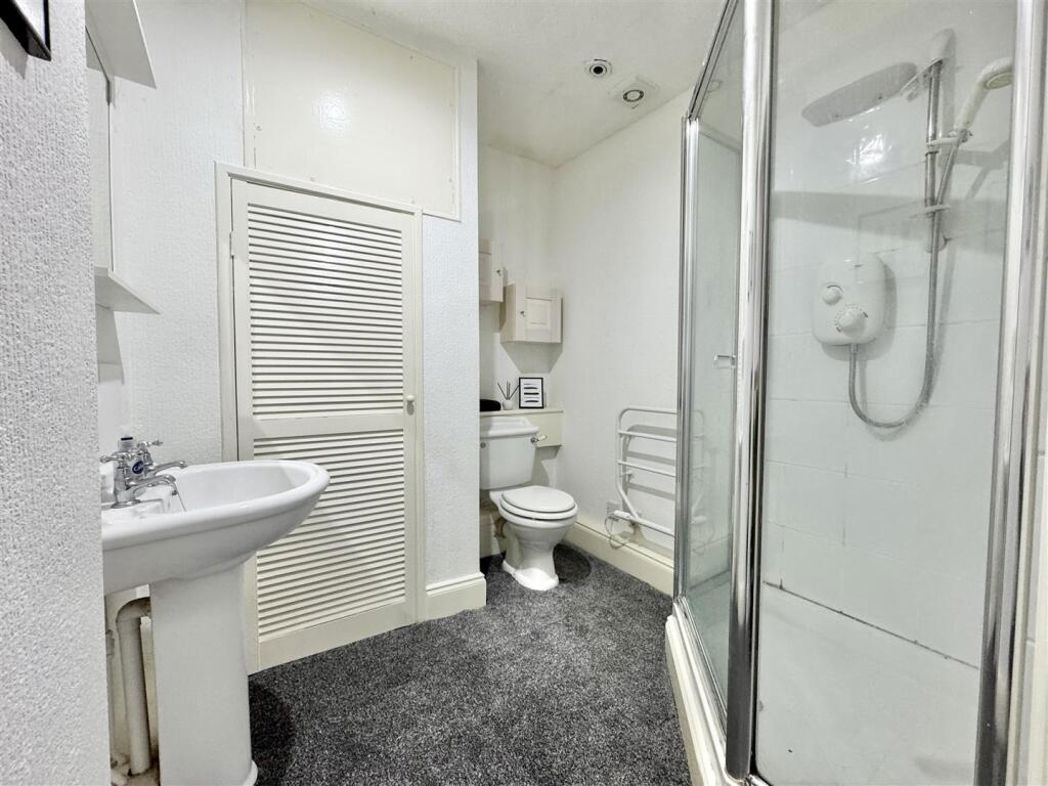 Property image 16 of 30