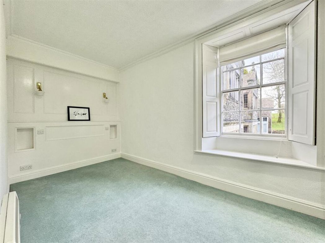 Property image 12 of 30