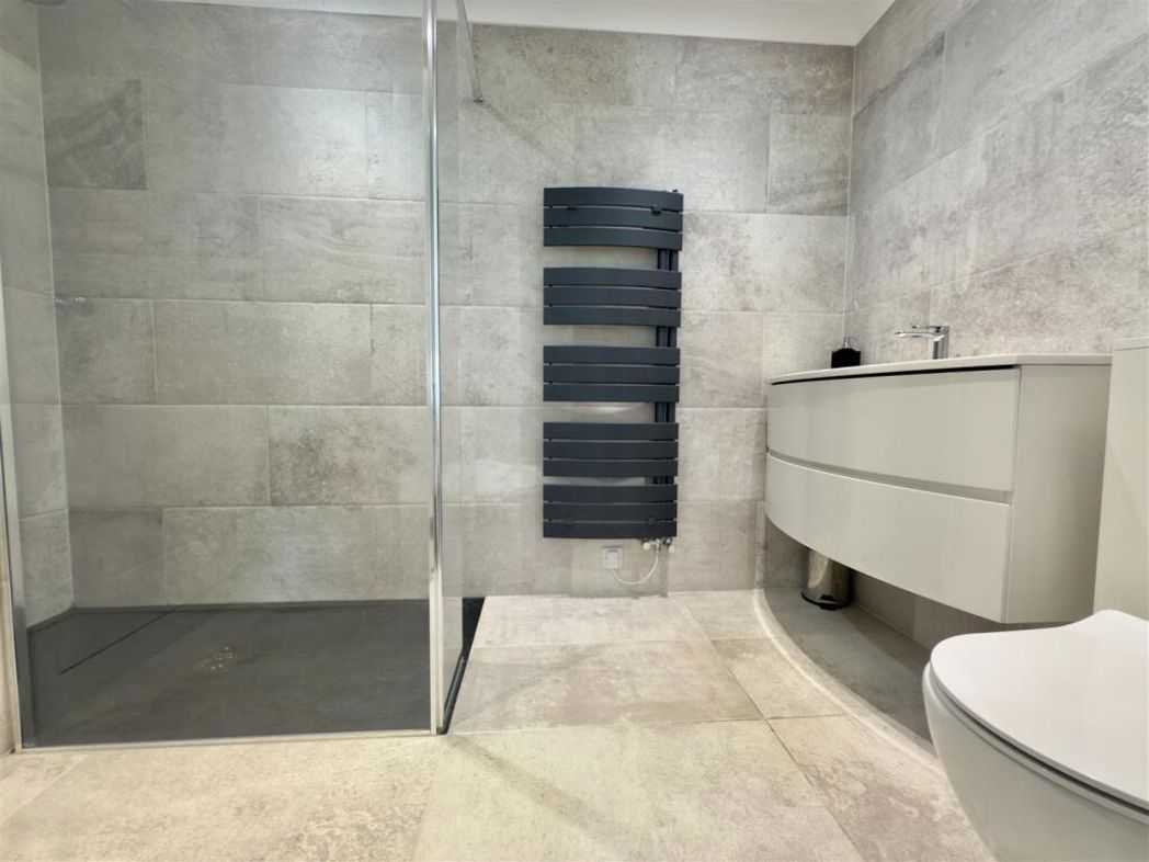 Property image 17 of 46