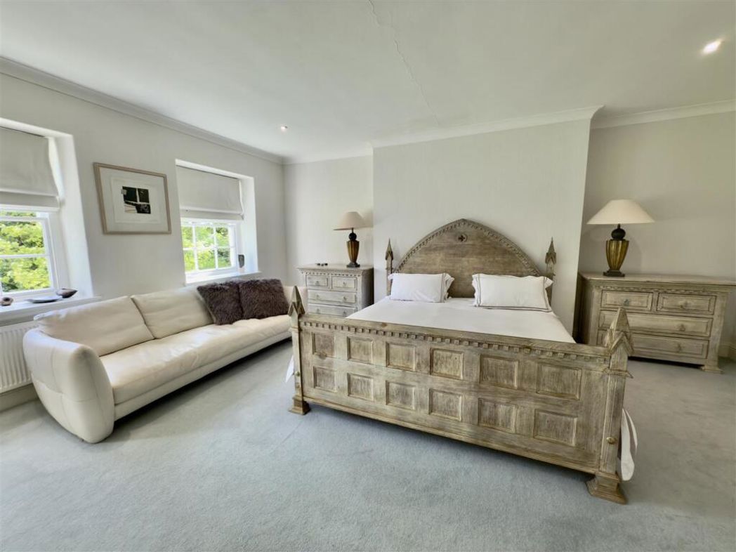 Property image 18 of 46