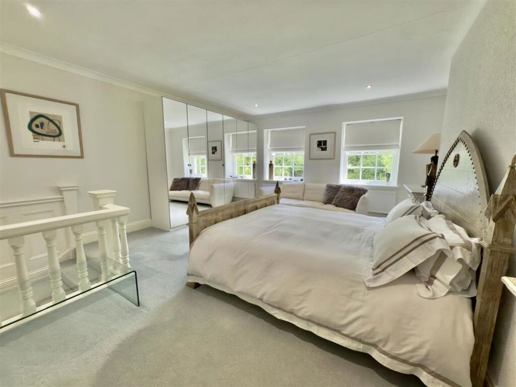 Property image 19 of 46