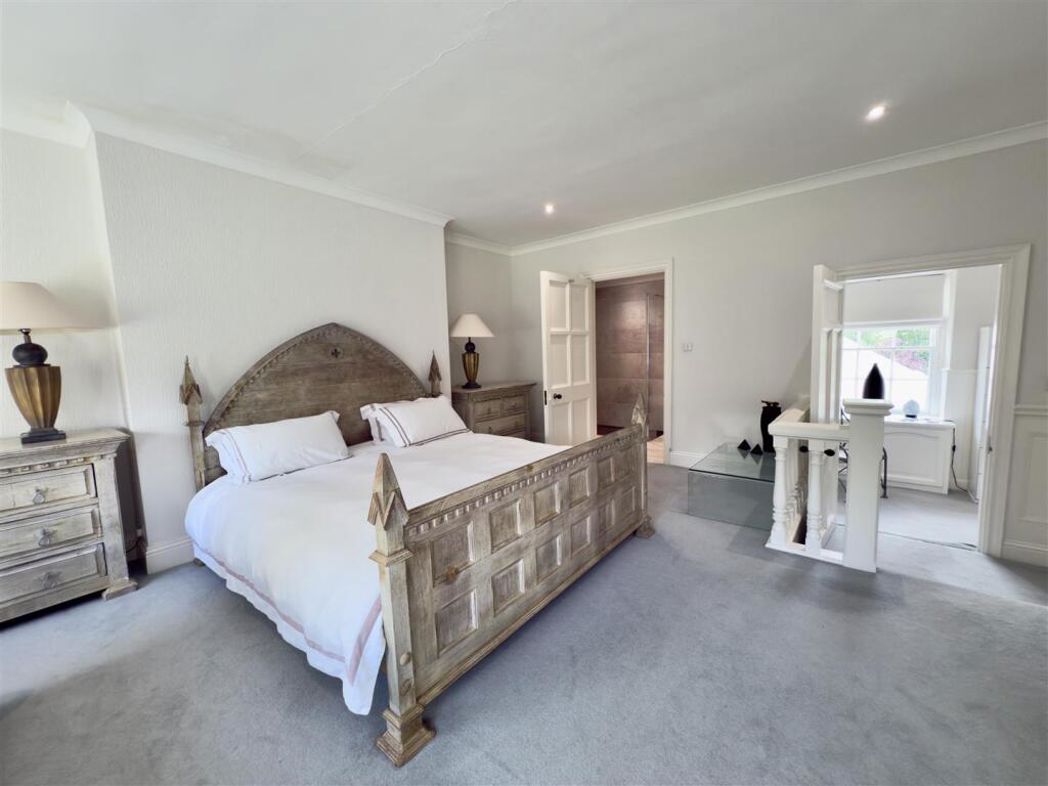 Property image 21 of 46