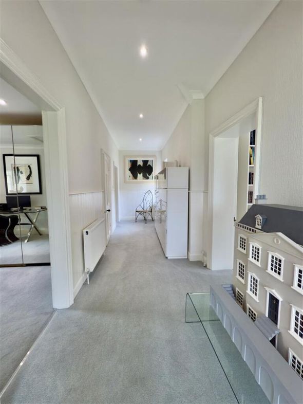Property image 22 of 46