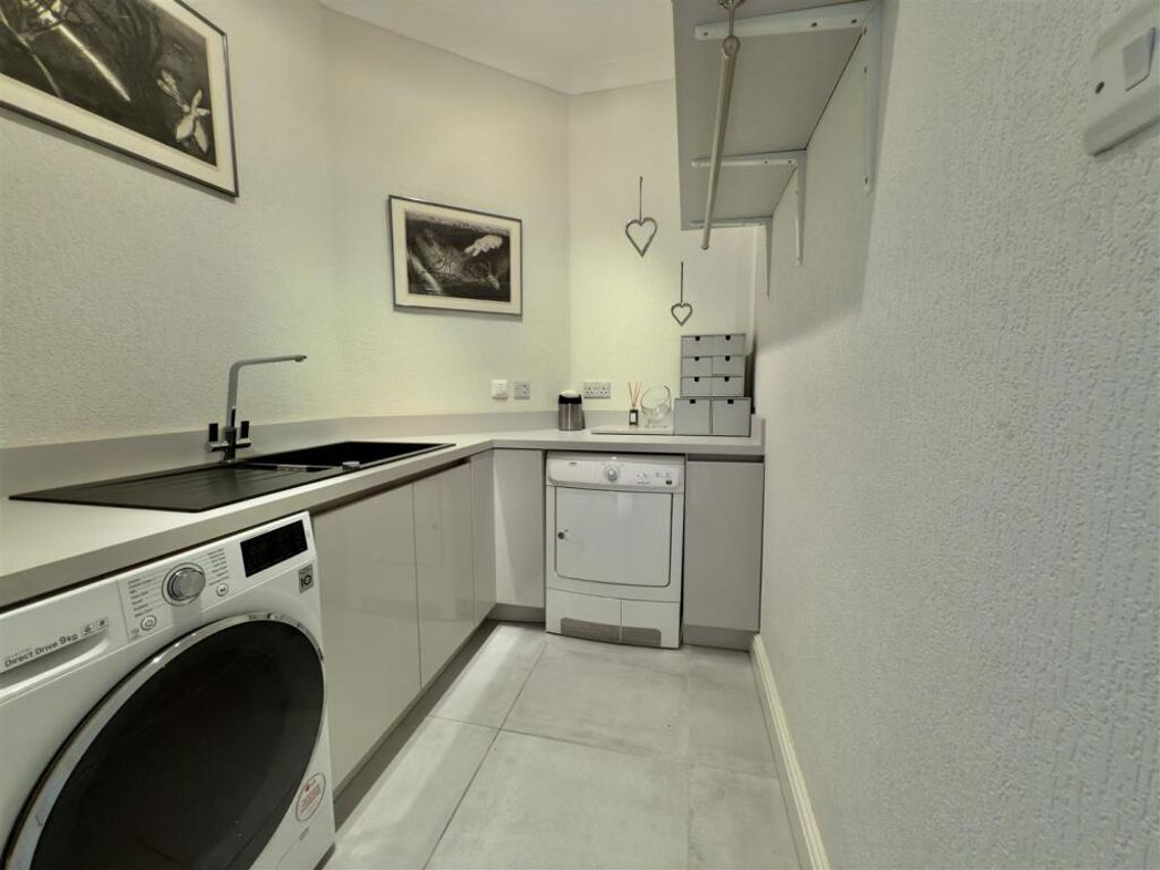 Property image 23 of 46