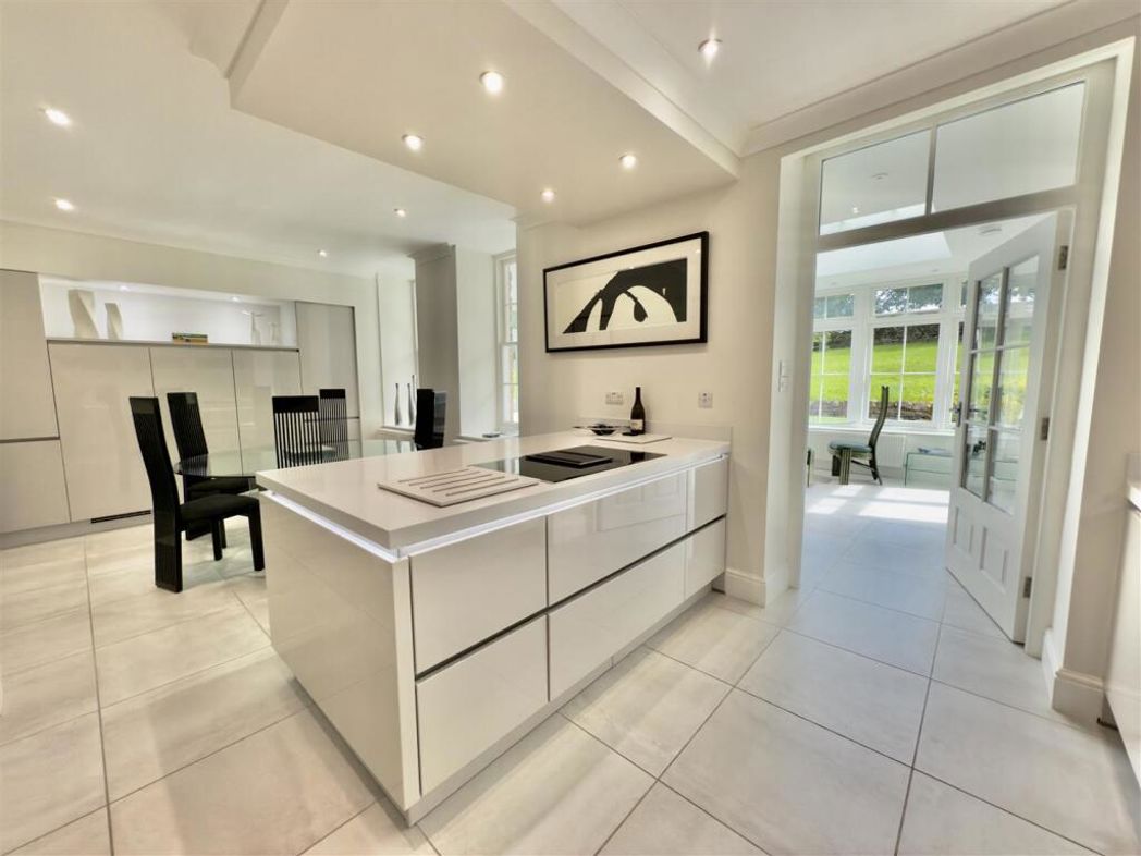 Property image 5 of 46