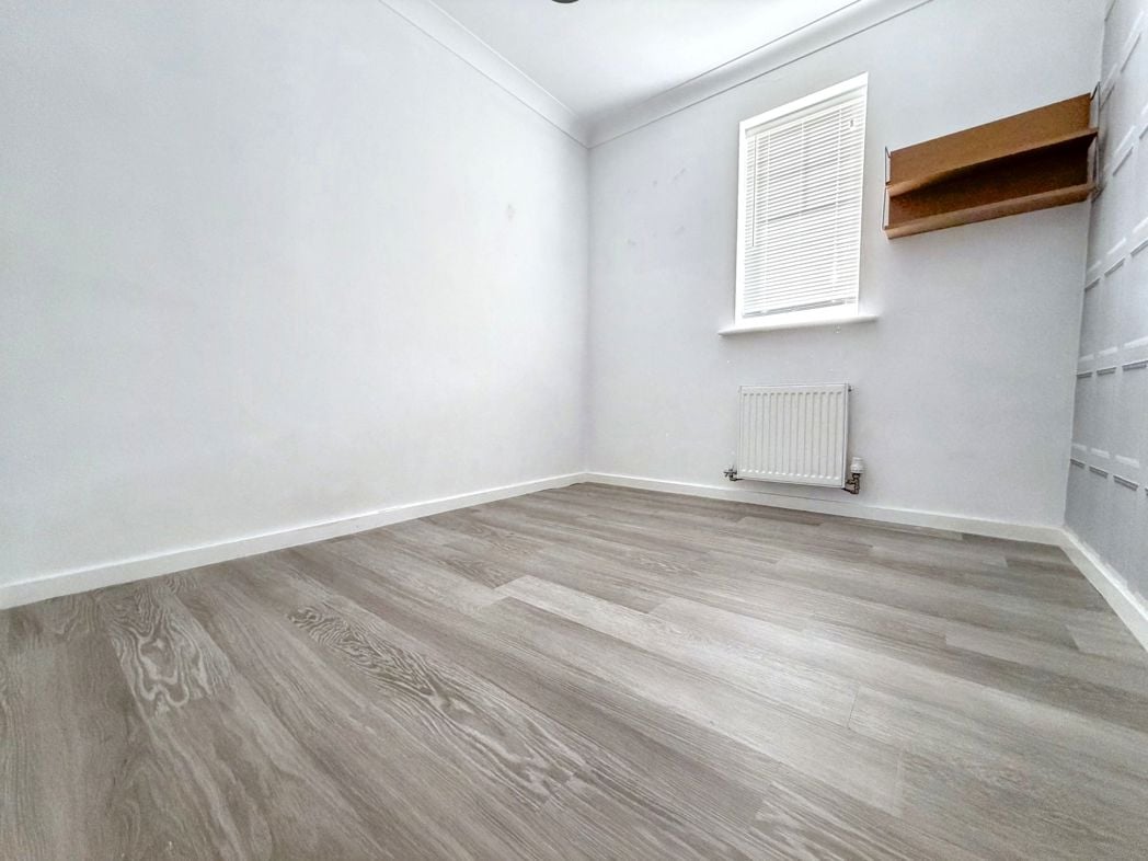Property image 11 of 13