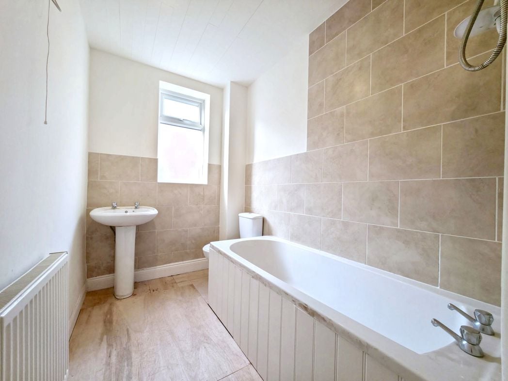 Property image 8 of 12