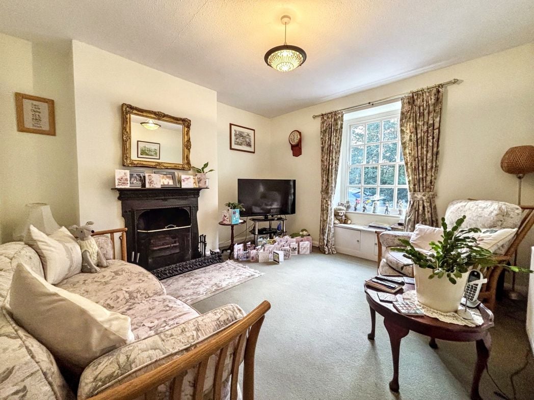 Property image 2 of 13