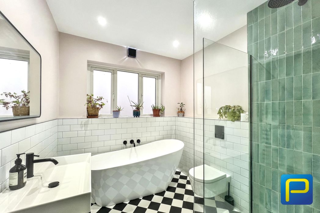Property image 16 of 25
