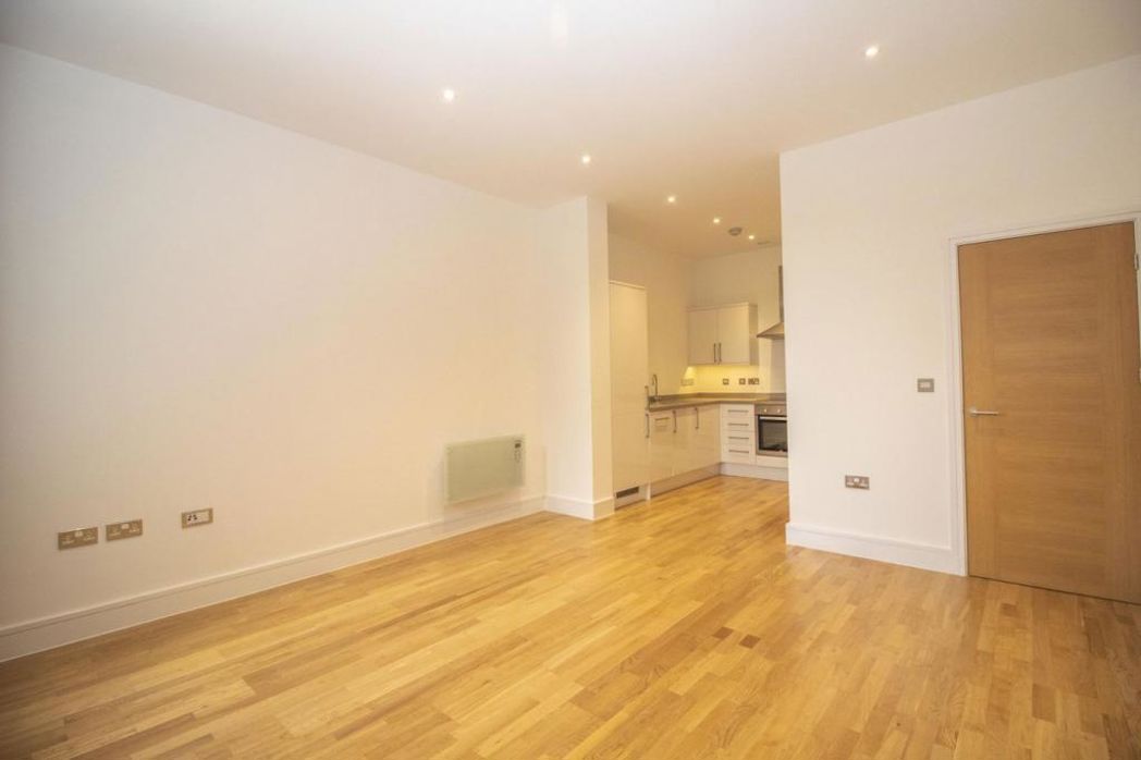 Property image 2 of 9