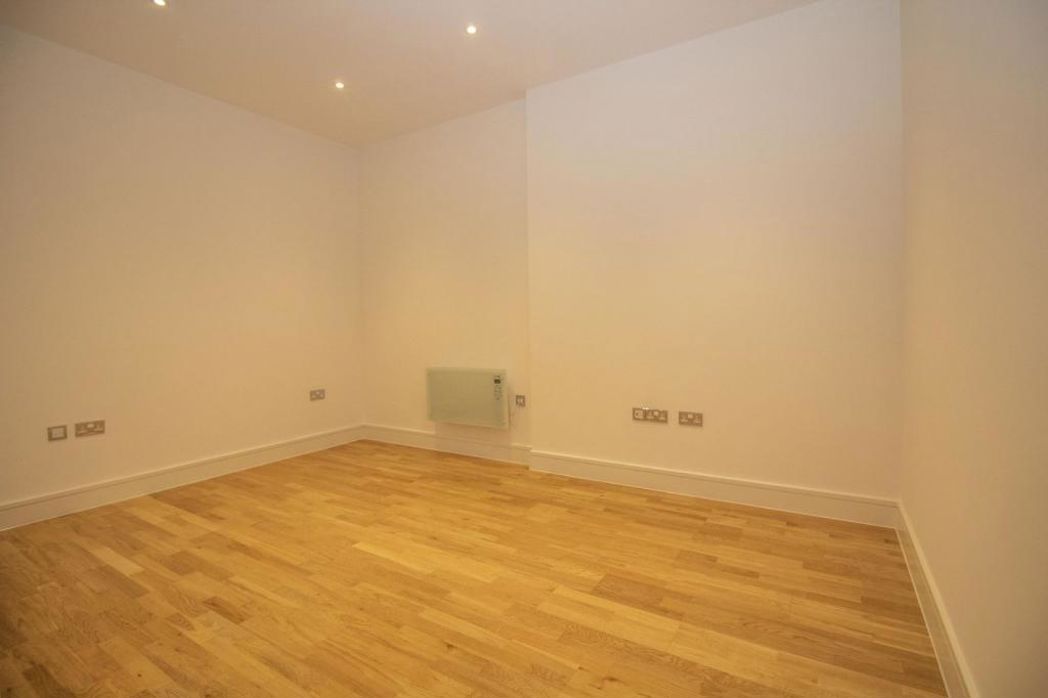 Property image 6 of 9