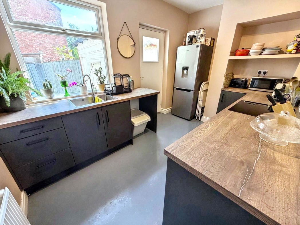 Property image 2 of 11