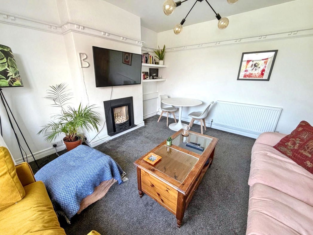 Property image 4 of 11