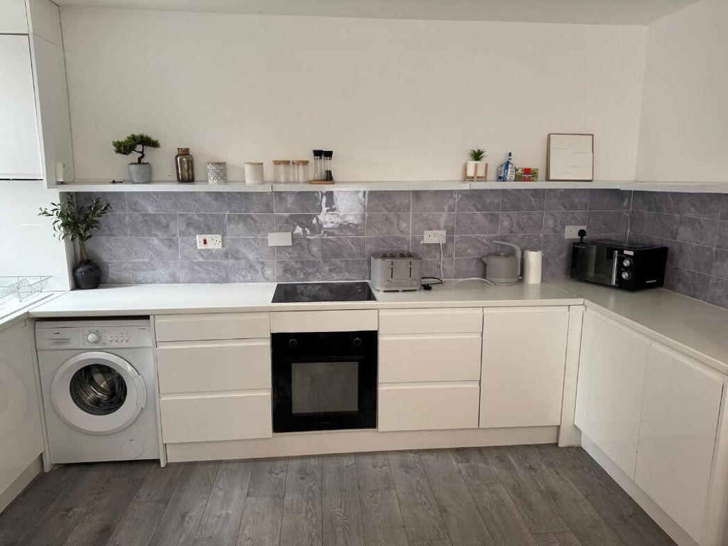 Property image 5 of 9