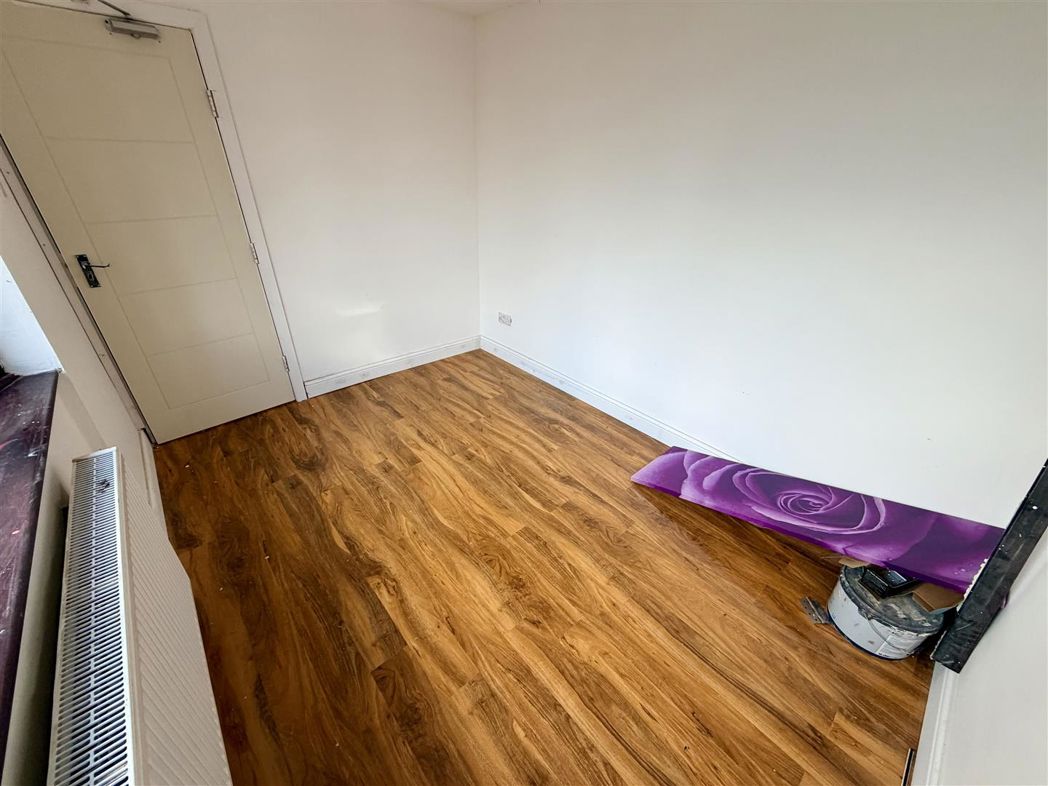 Property image 11 of 14