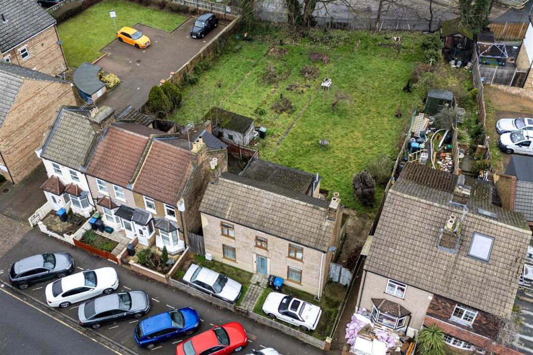 Property image 2 of 28