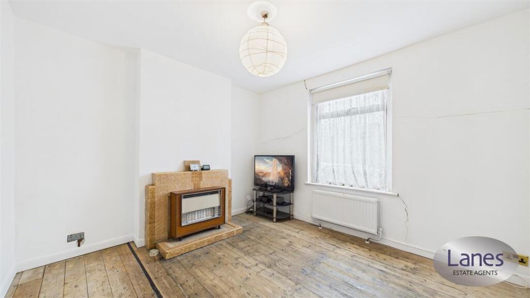 Property image 10 of 28