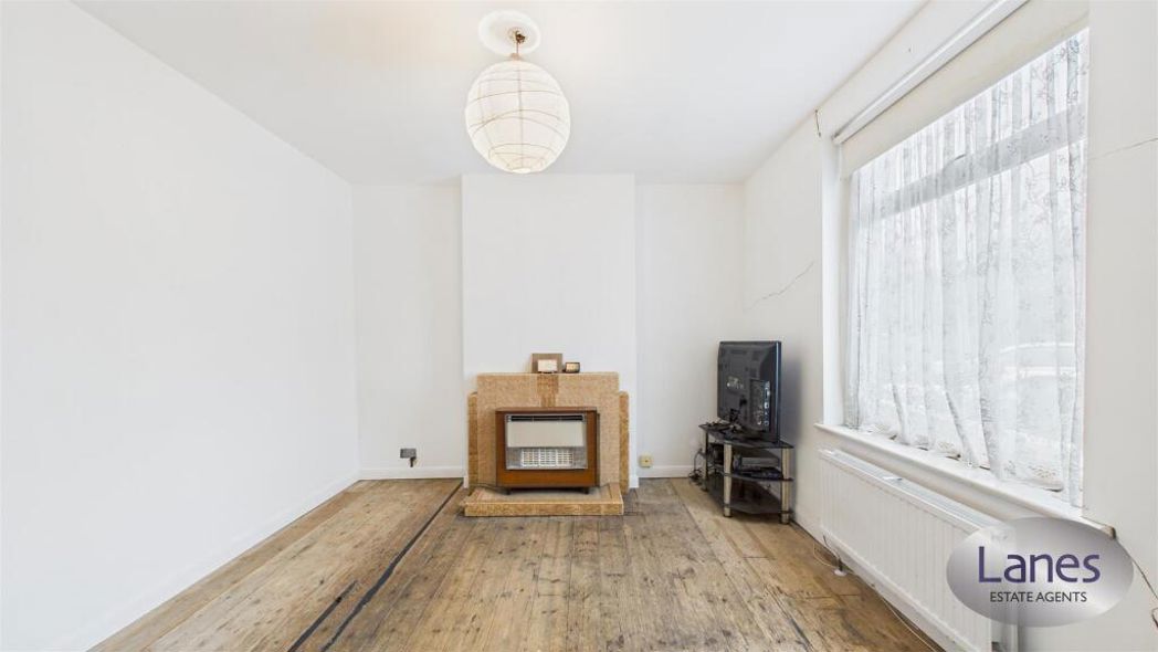 Property image 11 of 28
