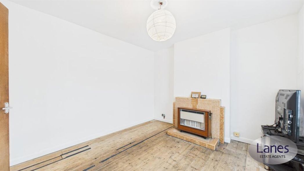 Property image 12 of 28
