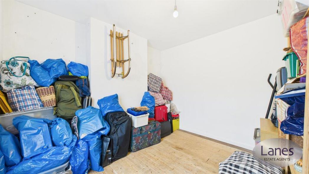 Property image 13 of 28