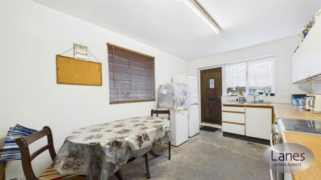 Property image 16 of 28