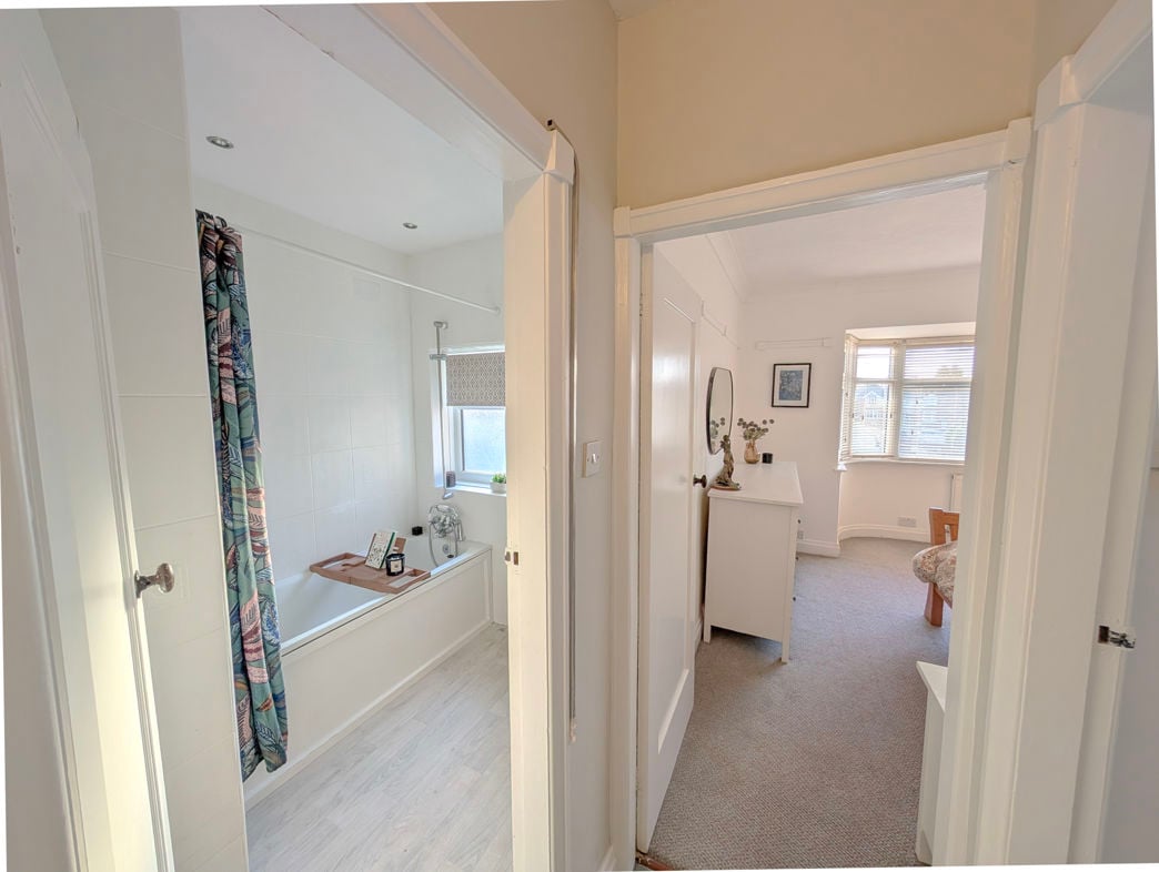Property image 11 of 15